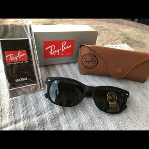 Ray Ban New Wayfarer RB2132 Matte Black NWT
